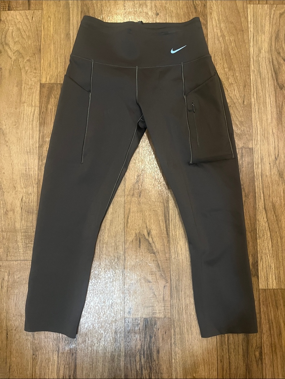 Nike Women’s Gray Performance Leggings with Zip Pocket